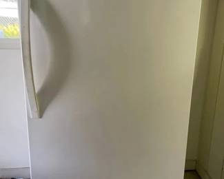 ETS006 - Whirlpool Upright Freezer