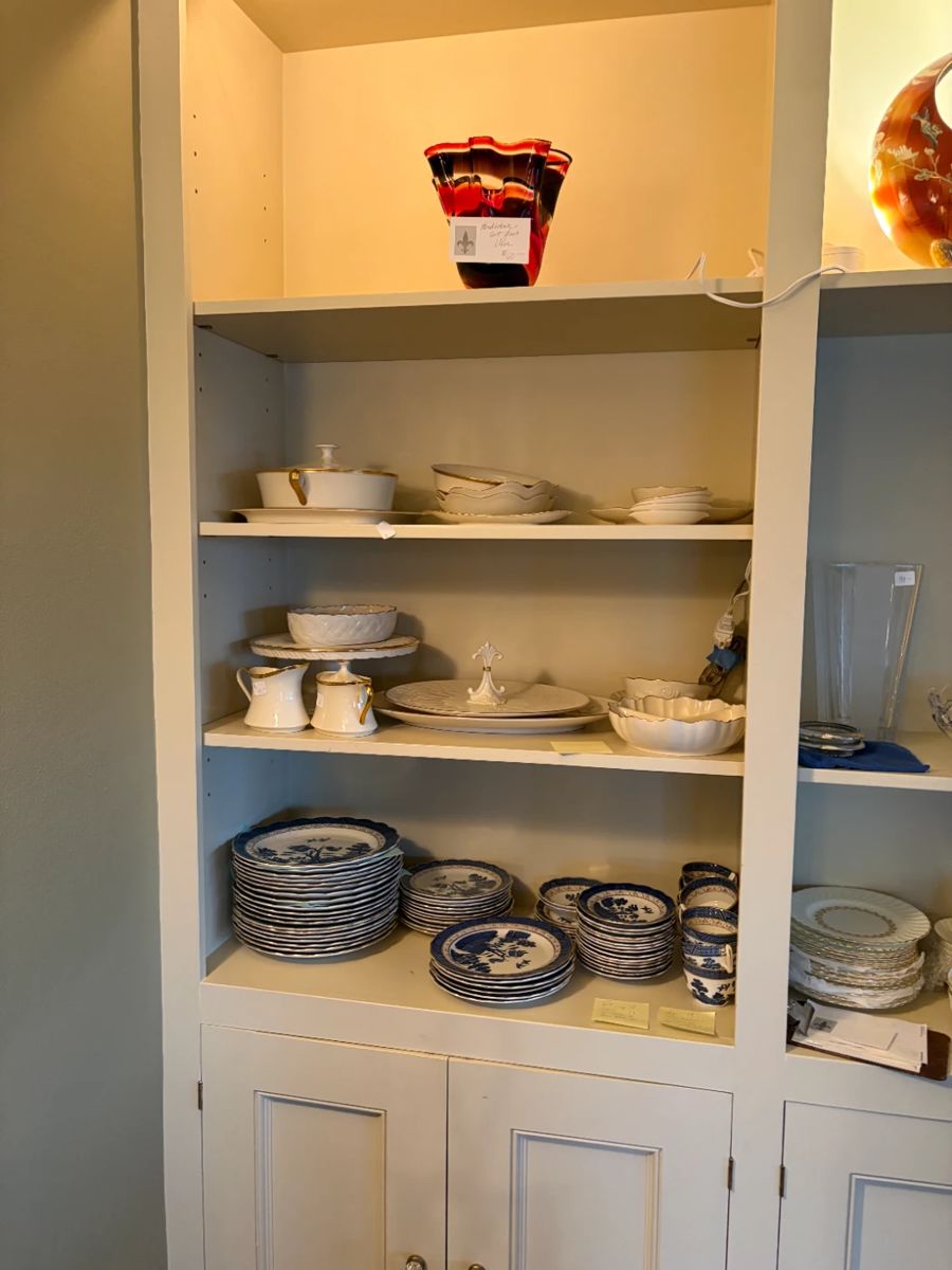 Laurelhurst Moving Sale in Seattle, WA starts on 2/20/2026