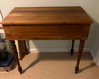 Photo of the desk with the lid closed.