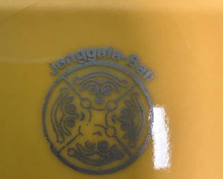 Set of Yellow Ceramic ShellShaped Dishes Jenggalaball second image