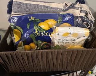 Lemon Themed Throw Blanket and Decorative Pillow Set