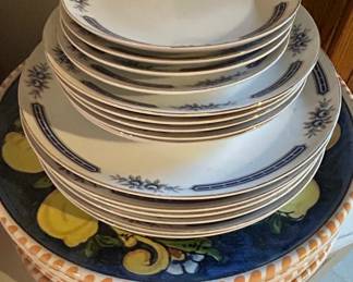 Longchamp Lily Pattern Earthenware Dinnerware Set