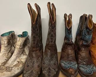 Corral Embroidered Leather Cowboy Boots