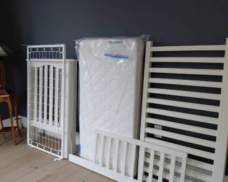 Pottery Barn Kendall convertible baby crib and mattress! EXCELLENT CONDITION! JUST LIKE NEW! Bed retails for 550.00 and mattress was 200.00 priced at 475.00! What a deal!