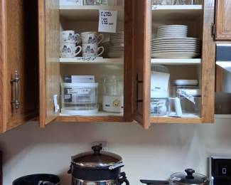 Adorable cottage dish set