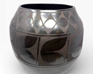 68 LargeSantoDomingoBlackwarePotteryJar
