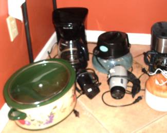 ELECTRIC KITCHEN ITEMS