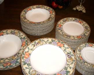 SET OF DISHES