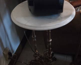 Brass marble round table