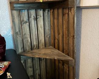 Stained Corner Pickett Shelf