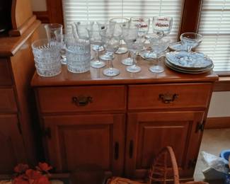 Side serving cabinet, assorted crystal 