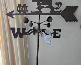 Notre Dame garden / yard weather vane 