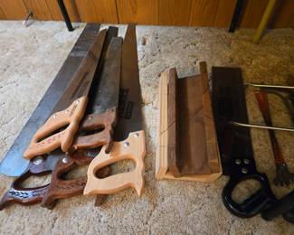 Saws & mitre boxes
