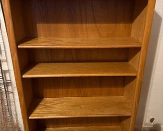 Aspen furniture LLC. 1997 solid oak book shelf