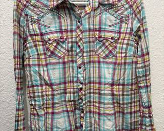 Ariat peel snap long sleeve top. Medium