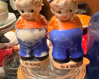 Vintage Dutch Boy & Girl Salt & Pepper Shaker Set