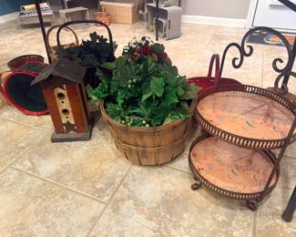 Baskets & 2 Tier Tray Stand