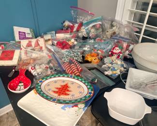 Napkin Rings, Napkins & Dishes