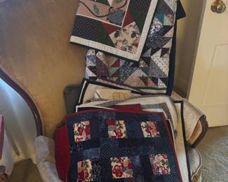 More hand made quilted pieces table toppers wall hangings and more 