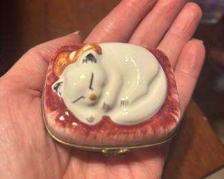 limoges cat trinket box