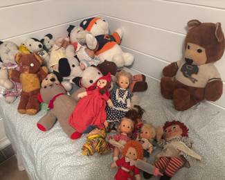 Vintage dolls
And
Stuffed
Animals 