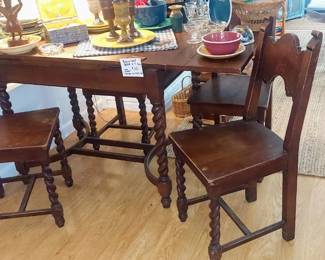 JR Drawleaf table  4 chairs $165