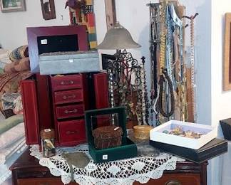 JR 1940s 4 drawer chest, jewelry  art