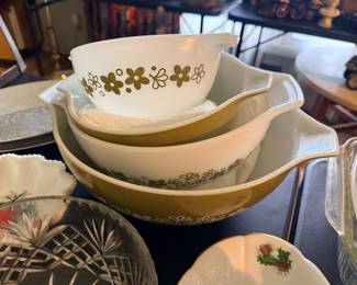 Pyrex “Spring Blossom”