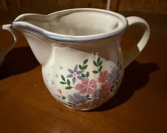 Mount Clemens Pottery Final Fantasy Creamer and Sugar Bowl Set