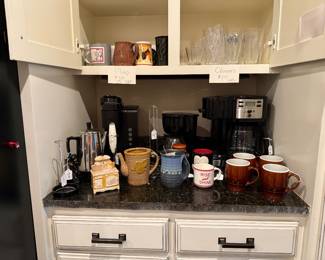 Coffe cups and coffepots
