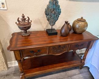 Broyhill sofa table