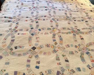 Double Wedding Ring Quilt