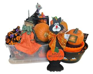 Halloween And Thanksgiving Holiday Decor