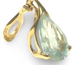 Wonderful 14Kt Yellow Gold Blue Topaz Pendant