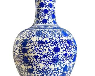 Jingdezhen Chinese White Blue Porcelain Vase