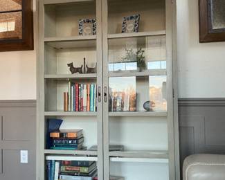  Glass Door Cabinet - Bookends 
