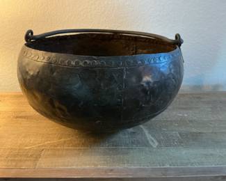 Metal Handled Pot 
