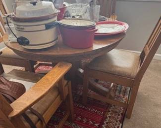 Oak Round Table Stickley Chairs