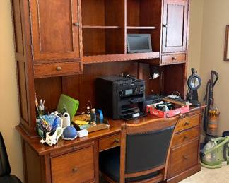 Very Nice Classic Desk & Chair