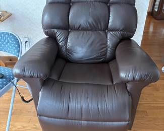 . . . great leather electric lift chair