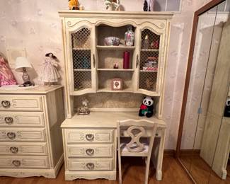 . . . with matching desk and bookshelf combo