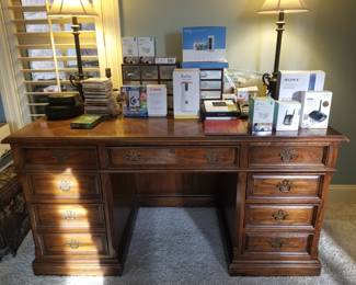 Executive office desk 