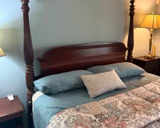 Thomasville King Size Four Poster Bed with Complimentary Mattresses - Headboard Detail