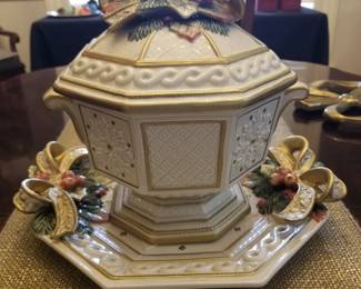 Fitz & Floyd Holiday Soup Tureen