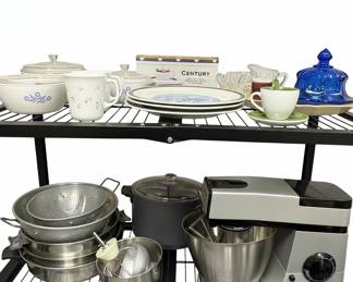 Assorted Vintage Kitchenware and Small Appliances fourth image