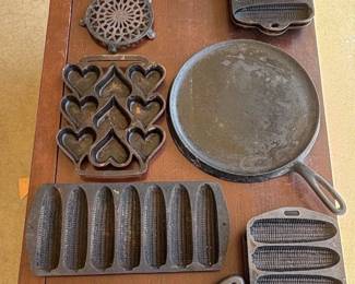 Vintage Cast Iron Cornstick Pan Set