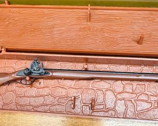 Marx The Kentucky Rifle Toy Cap Gun in Case