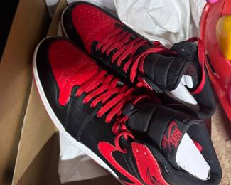 Nike new mens tennis shoes