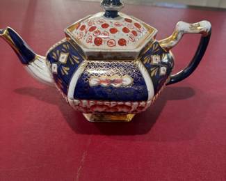 Imari teapot
