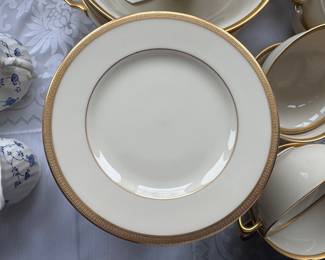 Lenox "Tuxedo" Porcelain China (88pc)